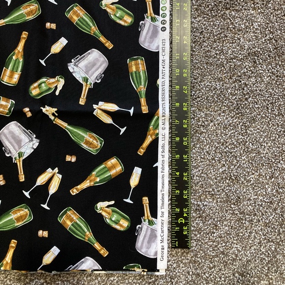 🪡 Timeless Treasures | Champagne Print Glitter Cotton Quilting Fabric, 2yd - Picture 4 of 4